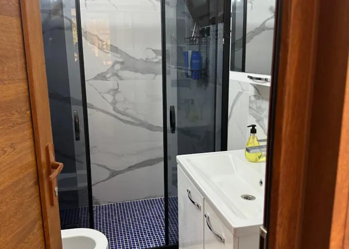 White House * Candarli