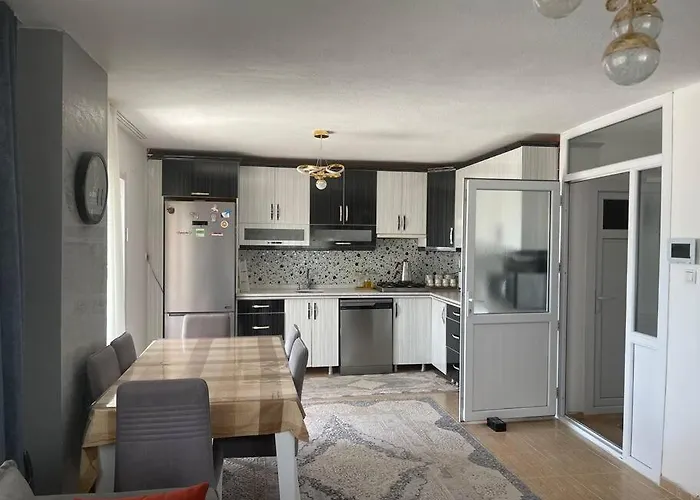 White House * Çandarlı